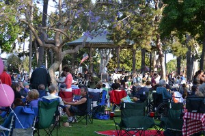 If it’s Sunday afternoon in Coronado, you’ll find families and friends gathered at Spreckels Park where music fills the air. 